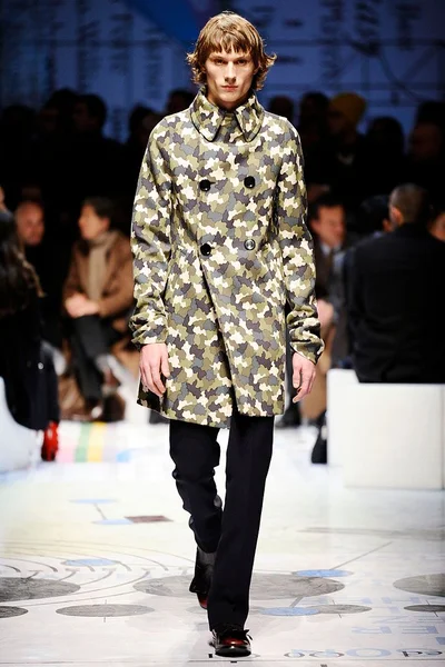 Look 4